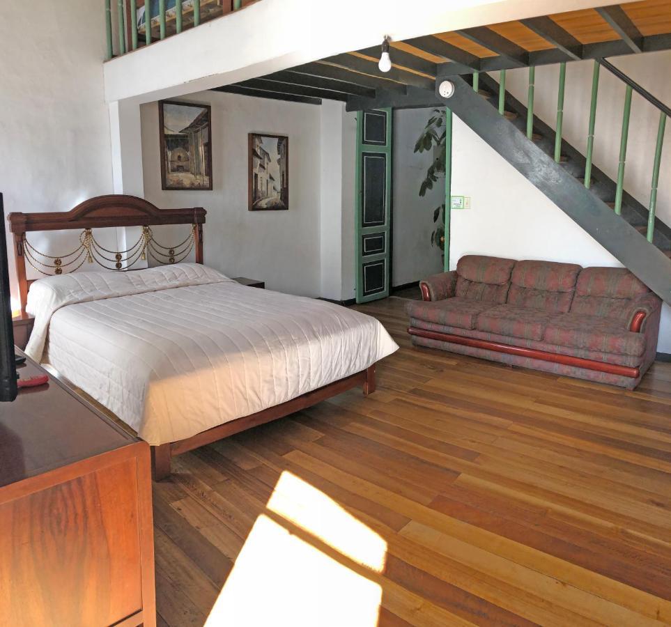 Hostal Latina Cuenca Bagian luar foto