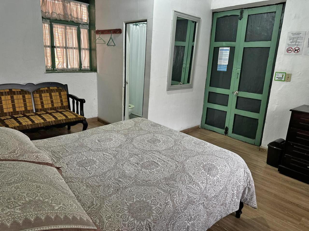 Hostal Latina Cuenca Bagian luar foto